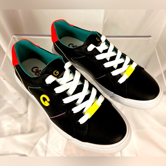 GBG Los Angeles Omera Woman’s Black Faux Leather Sneaker 6 1/2 M New in box ! - Picture 3 of 10